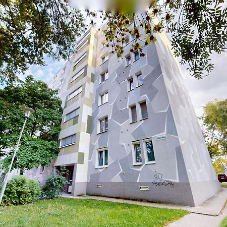 ברטיסלאבה Modern 2 Bedroom Apt - Free Parking מראה חיצוני תמונה